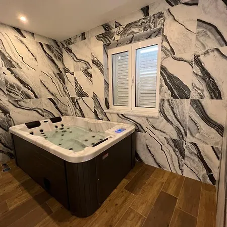 Centrium Makarska Apartment *