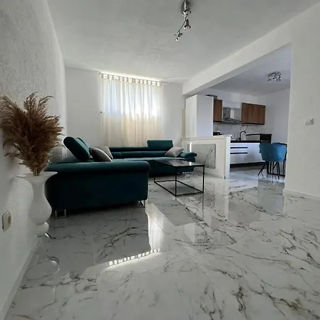 Centrium Makarska Apartament *